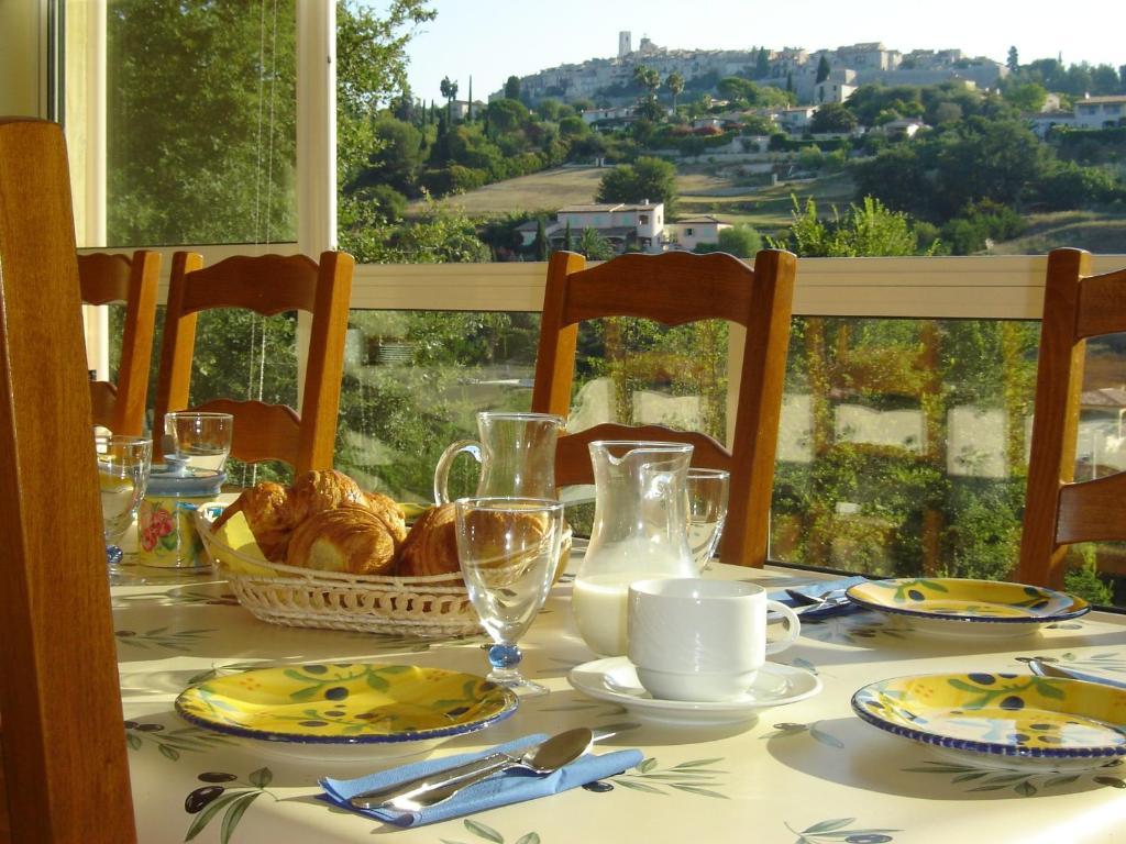 Le Mas Des Amandiers Appartamento Saint-Paul-de-Vence Esterno foto