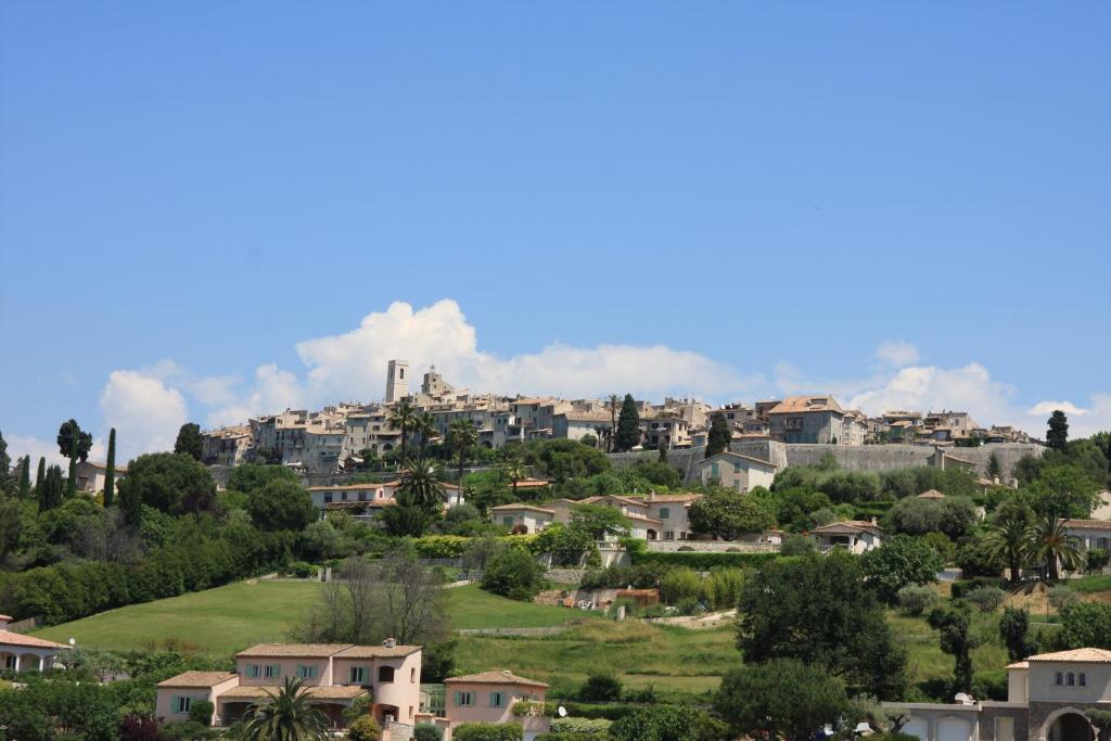 Le Mas Des Amandiers Appartamento Saint-Paul-de-Vence Esterno foto