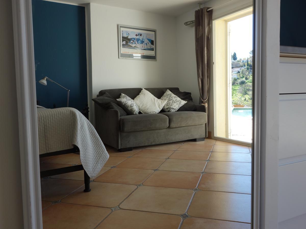 Le Mas Des Amandiers Appartamento Saint-Paul-de-Vence Esterno foto