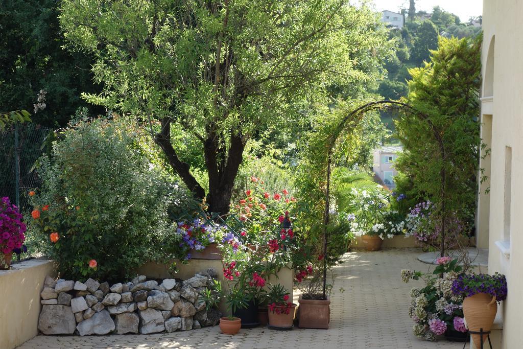 Le Mas Des Amandiers Appartamento Saint-Paul-de-Vence Esterno foto