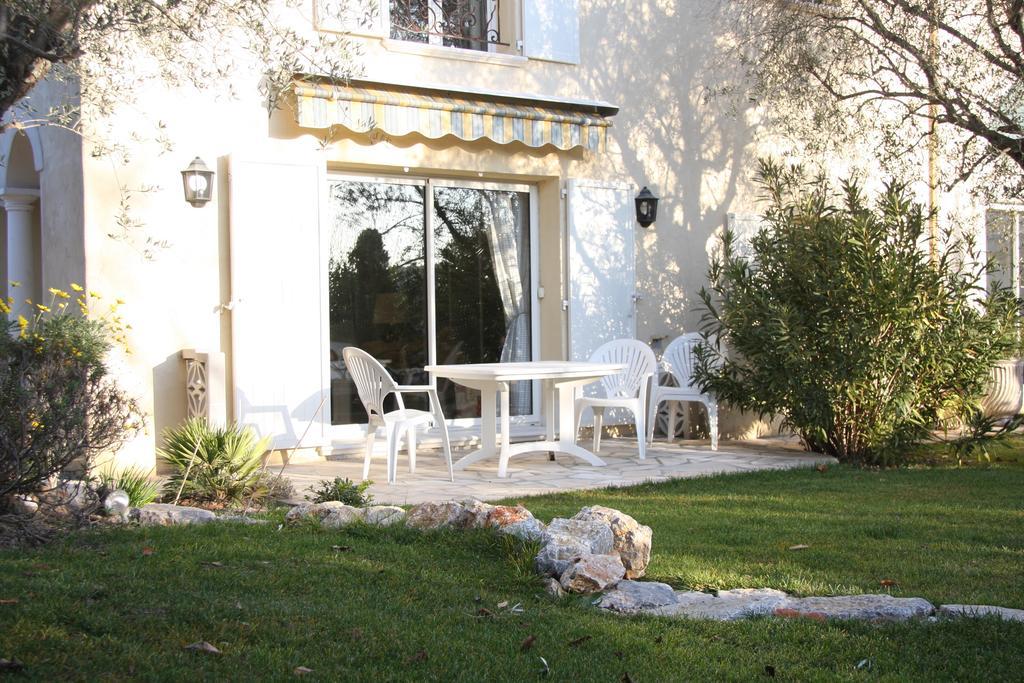 Le Mas Des Amandiers Appartamento Saint-Paul-de-Vence Esterno foto